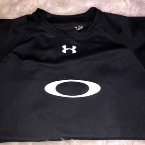 Under Armour Shirts - Black Under Armour shirt Under Armour Shirts - Black Under Armour shirt